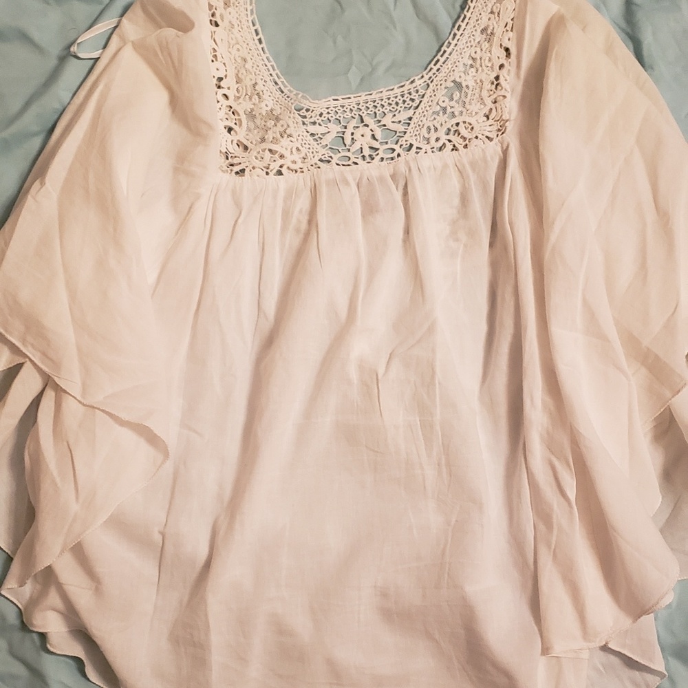 Jessica Simpson white shirt